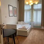 公寓 Apartma Aida 1908 卡罗维发利